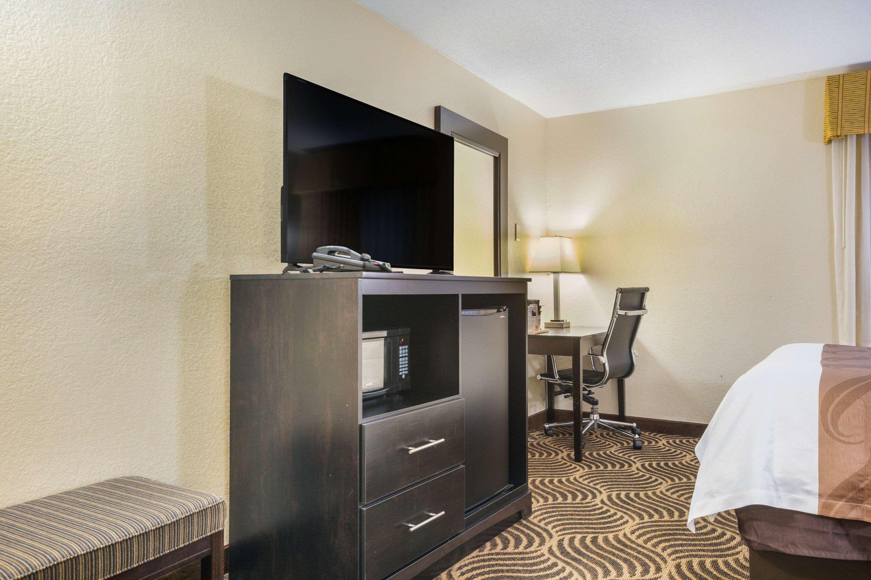 Quality Inn & Suites Florence - Cincinnati South Exterior foto