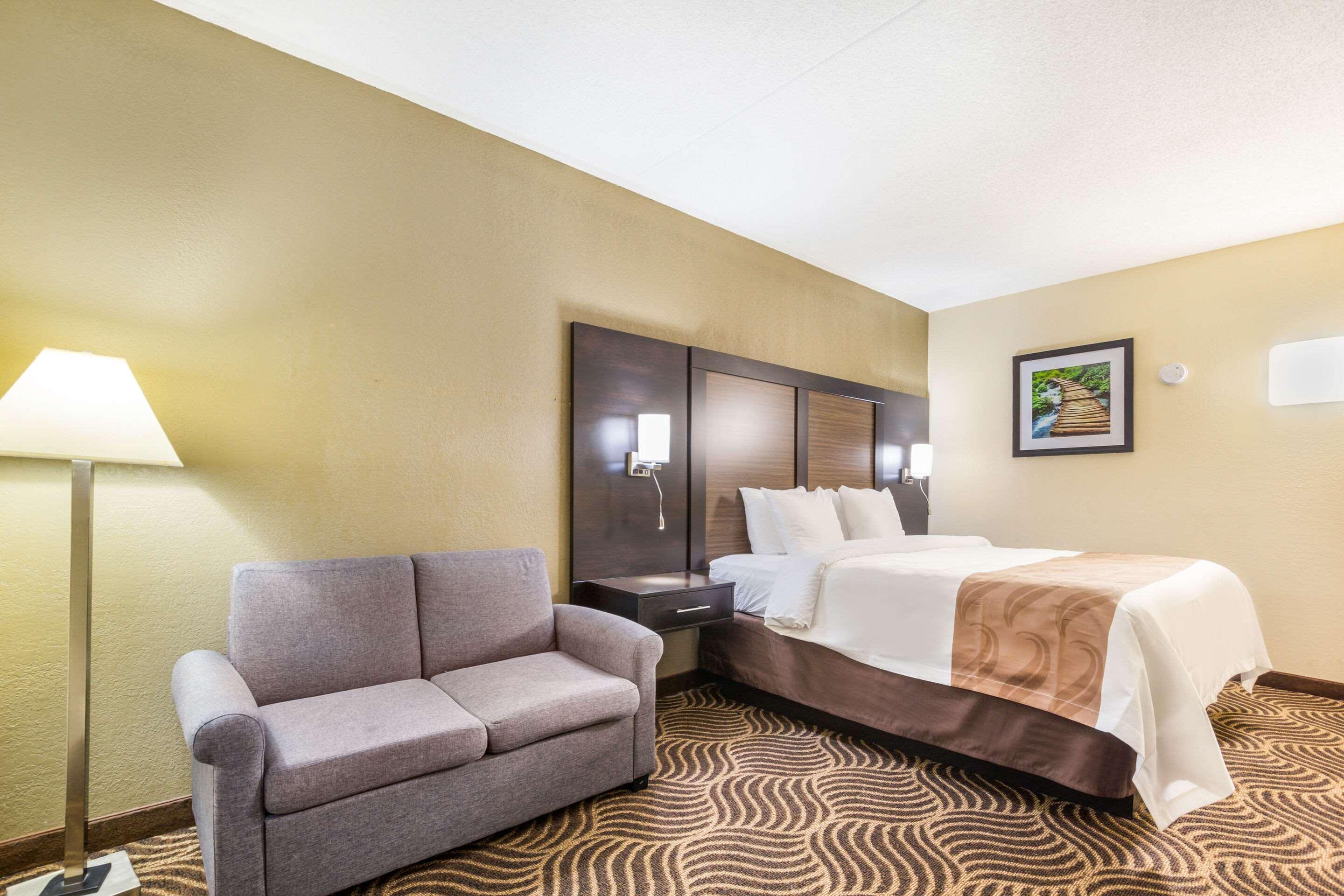 Quality Inn & Suites Florence - Cincinnati South Exterior foto