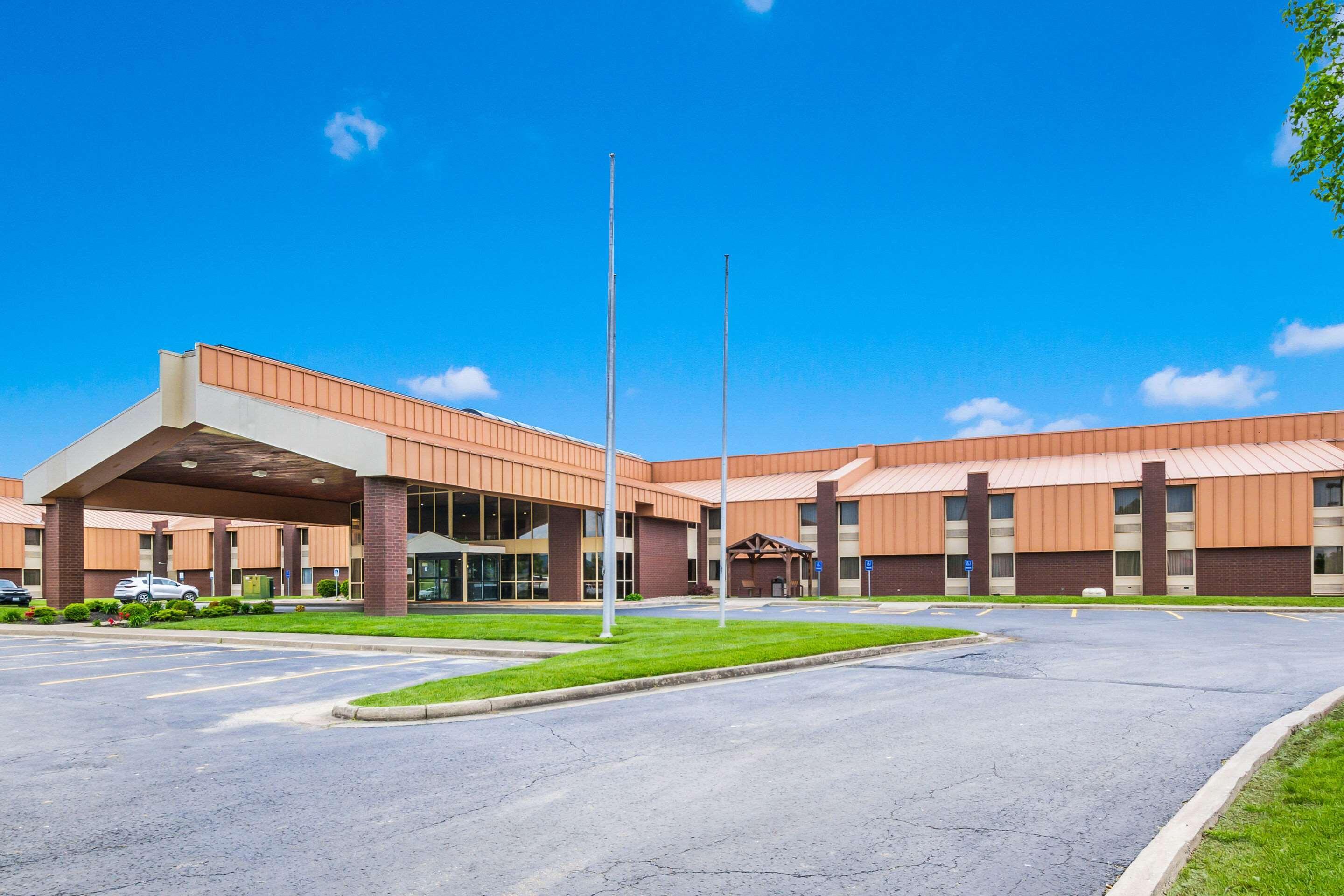 Quality Inn & Suites Florence - Cincinnati South Exterior foto