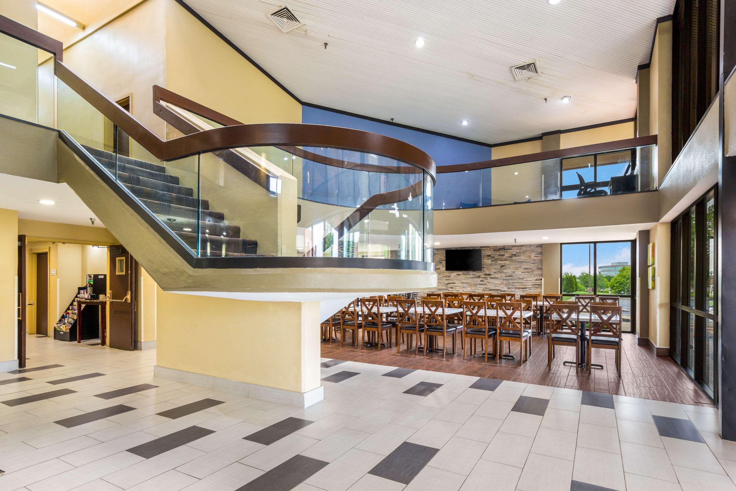 Quality Inn & Suites Florence - Cincinnati South Exterior foto